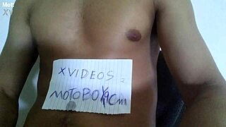 Gozada intensa e poderosa no solo de prazer solitário