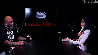 Apresentou cliente a amiga, ela leva a sério, fotos só de calcinha censuradas - Leticia Braga.