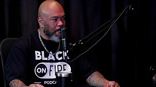 Apresentou cliente a amiga, ela leva a sério, fotos só de calcinha censuradas - Leticia Braga.