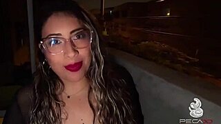 Se Levanta A Una Cantante De Cumbia Y Se La Lleva Directo A Su Cama