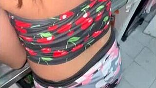 سكس عربى جوز اختى قعد يغرف طيزى بعابيص ف المطبخ الخول بيقولى اكتمى صوتك يا شرموطة و هو بينكنى