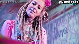 I's tattoo slut doin solo dp