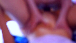 madrastra y compañero de deportes de su hermanastra en casa privada