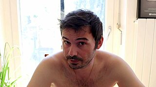 Fabrice teaches dirty talk and commanding women dominantly in bed