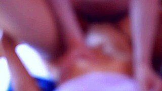 madrastra y compañero de deportes de su hermanastra en casa privada