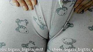 Colombian BBW Spreading Juicy Cameltoe Pussy in Pajama Masturbation