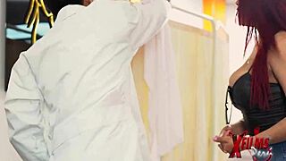 cirujano fucks redhead busty woman in bisexual homemade quickie with muscular bodybuilder