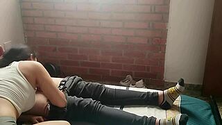 Jovencita Cachonda Me Masturba Y Me Saca La Leche Con Su Boca