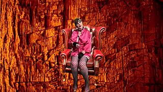 Granny peggy sue pegs sucks his cock & swallows his cum