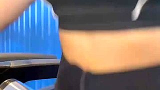 pós treino gostosa no banheiro lotado com creampie e orgasmo intenso