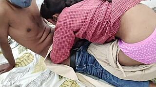 Desi स्कूल गर्ल बॉयफ्रेंड को चोदती है