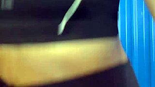 pós treino gostosa no banheiro lotado com creampie e orgasmo intenso