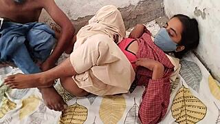 Desi school girl fucks boyfriend