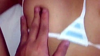 淫操白丝短袜蓝白比基尼情人 阴毛密性欲强不停要大j8狠插 戴上手铐操真刺激 爆操内射 高清720p完整版