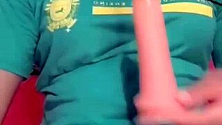 novinha trans brincando com o cuzinho depois da escola