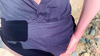 Amateur Anal Assfucking with Big Cock Creampie Cum on Side of Road Despite Honking Cars