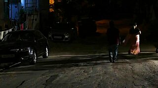 Ippadi Oru Kolutha Aunty A Yaru Vandamnu Soluvaga