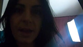 Pissing close up- hairy pussy pissing close up- prev