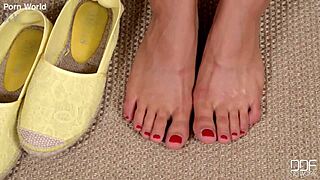 Hey, meet this tanned temptress in lingerie