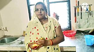 Desi Bhabhi Fucking Hardcore In Kitchen With Banana!