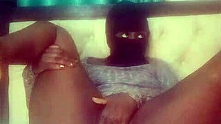 Angela Oxo Shows Off Her Bouncy Booty in Amateur Video