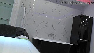 i-i saw two college girls gettin' all erotic in that fake photoshoot