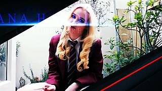 Student gives amazing bj in dorm room