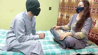 Recovery Agent Fucks Indian Desi Bhabhi At Home