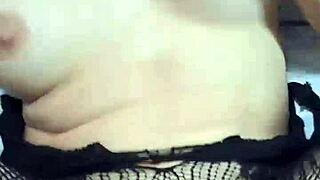 Polla En El Coño Y En La Boca Hermosa Tetona Gimiendo Delicioso Recibiendo En Cuatro Una Enorme Polla Gruesa Contenido Premium