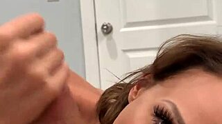 Emma Hix Sucks Brad Newman in Oral Sex