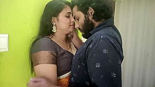 sauteli behen ki chhupi jawaani kholi har had