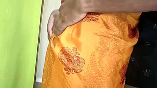 sauteli behen ki chhupi jawaani kholi har had