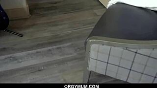 hot cougar passionately blows her stepson as stepsis watches