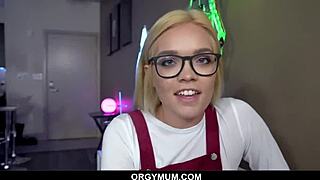 hot cougar passionately blows her stepson as stepsis watches