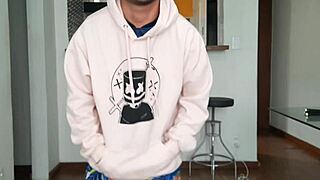 Allie enjoys big ass blonde boobs licking and masturbation with teen tits.