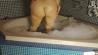 Vivi Guedez at the Motel, Indulging in Mischievous Ass Licking and Rough Riding