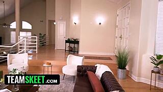 Comic convention slut dress makes deepthroat blowjob and creampie fucking feel better in cosplay