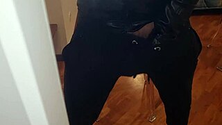 Amateur jerk with huge cumshot in homemade setting