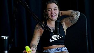 n�o faria alguns tipos de fetiches gosta de uns brinquedinhos e as pol�micas do se pegaria - flor de damiana watch on sheer red