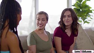 Ebony Girl Shows Neighbors To Lick Pussy