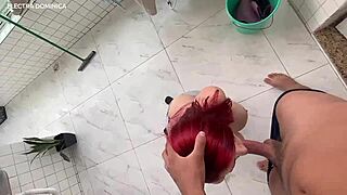 contratei essa empregada e ela tem uma bunda grande que me deixa louco deixei ela toda molhada