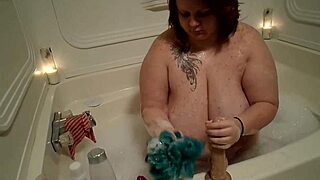 Daytona hale bathes with big wet tits and dildo toys