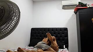 follo con mi novio cuando mi madre no se da cuenta