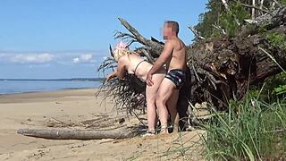 hidden beach fuck with big ass babe
