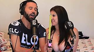 coralyn jewel enters hot room in las vegas?