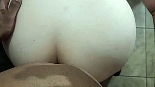 Empregada submissa leva rolo do patrão