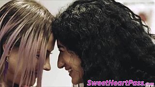 Arabelle Raphael GETS ORAL before VIGOROUS FINGERING