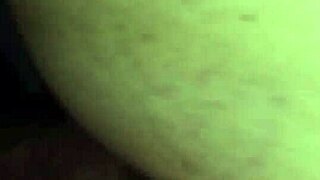 Que rico se lo como peladito. In the bedroom with my housewife wife.