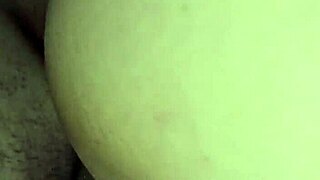 Que rico se lo como peladito. In the bedroom with my housewife wife.