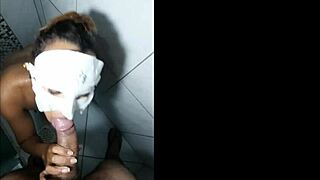 mijando na boca no corpo dentro no anus dando o cu e gozando horrores!